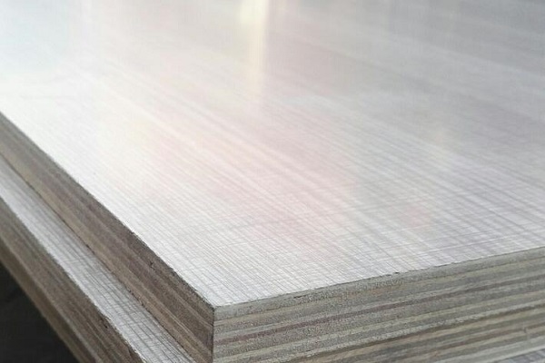 多層板廠家如何進行刷漆工藝